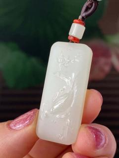 连年有余寓意是什么?和田玉小鱼吊坠的讲究你了解吗