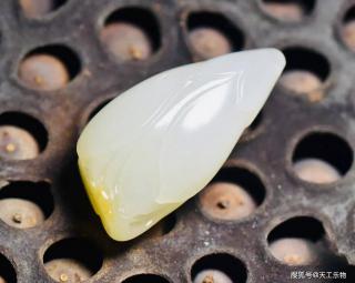 无结构的一细料!和田玉五大细度天花板!